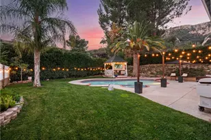 28316 Royal Dr, Castaic, CA 91384 - Photo 2