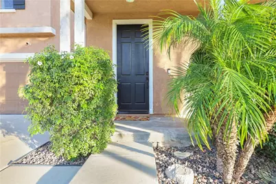 29724 Castlebury, Castaic, CA 91384 - Photo 2