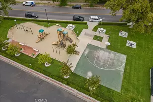 25736 Player Dr, Valencia, CA 91355 - Photo 38