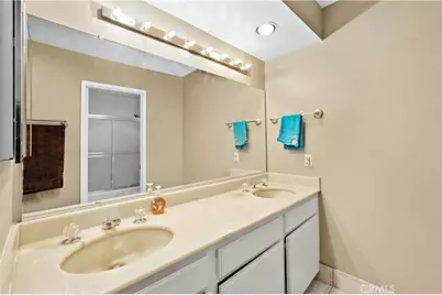 5707 Topanga Canyon Boulevard #5, Woodland Hills, CA 91367 - Photo 14