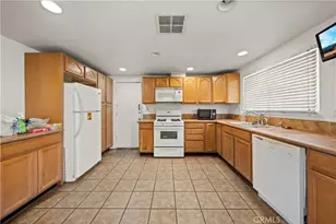 37863 17th, Palmdale, CA 93550 - Photo 10