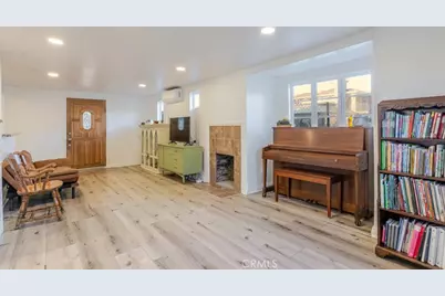 10434 Irma Avenue, Tujunga, CA 91042 - Photo 8