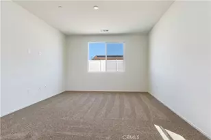 1577 E Houlguin St, Lancaster, CA 93535 - Photo 8