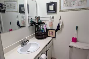 18530 Hatteras St, Tarzana, CA 91356 - Photo 14
