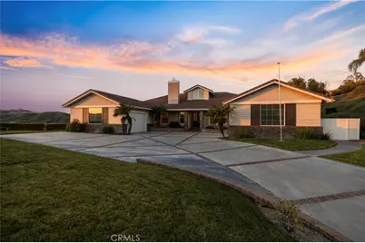 23097 Lowridge Place, Saugus, CA 91390 - Photo 36