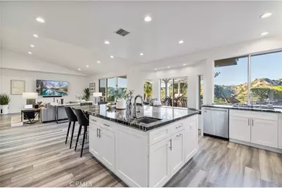 23097 Lowridge Place, Saugus, CA 91390 - Photo 14