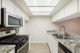 12601 Van Nuys, Pacoima, CA 91331 - Photo 18