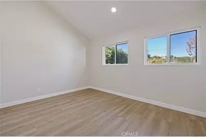 22038 Alamogordo Road, Saugus, CA 91350 - Photo 18
