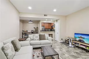 24111 Del Monte, Valencia, CA 91355 - Photo 4