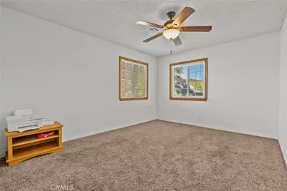 28938 Morningside Dr, Castaic, CA 91384 - Photo 18