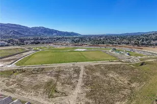 2111 Seville, Santa Paula, CA 93060 - Photo 24