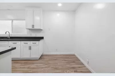 5709 E Beverly Boulevard, Los Angeles, CA 90022 - Photo 12