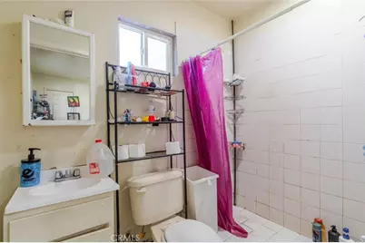 811 E 43rd Place, Los Angeles, CA 90011 - Photo 30
