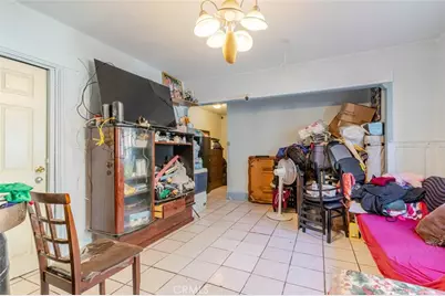 811 E 43rd Place, Los Angeles, CA 90011 - Photo 6