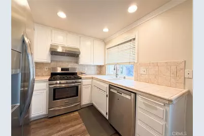 201 Green Heath, Thousand Oaks, CA 91361 - Photo 6