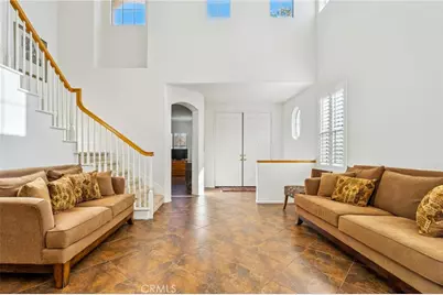 22939 Raintree Lane, Saugus, CA 91390 - Photo 8