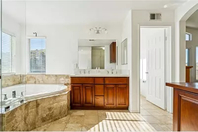 22939 Raintree Lane, Saugus, CA 91390 - Photo 22