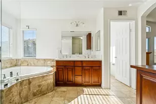 22939 Raintree Ln, Saugus, CA 91390 - Photo 22