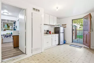 11474 Gladstone, Sylmar, CA 91342 - Photo 8