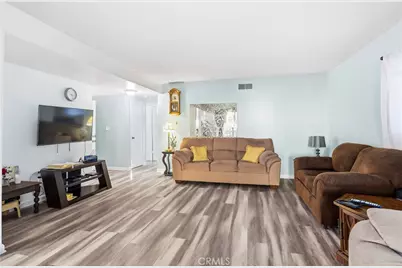 11474 Gladstone, Sylmar, CA 91342 - Photo 12