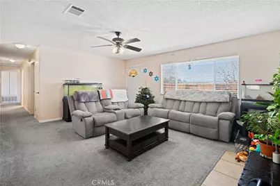 17360 Valeport, Lancaster, CA 93535 - Photo 10
