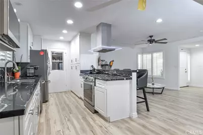 18915 Cantara Street, Reseda, CA 91335 - Photo 12