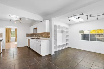 17329 Burbank Boulevard, Encino, CA 91316 - Photo 4