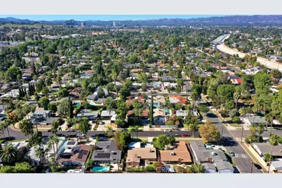 6500 Jumilla, Woodland Hills, CA 91367 - Photo 44