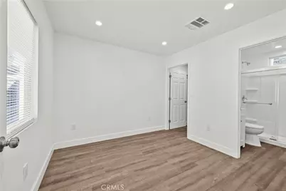 10558 Laurel Canyon Blvd, Pacoima, CA 91331 - Photo 12