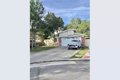 27635 Peridot Way, Castaic, CA 91384 - Photo 2