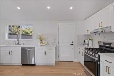 19017 Drycliff Street, Canyon Country, CA 91351 - Photo 10