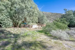 12571 Capra, Agua Dulce, CA 91390 - Photo 2