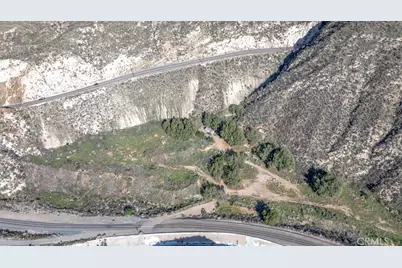 12571 Capra, Agua Dulce, CA 91390 - Photo 22