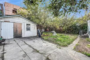 1200 W 39th Pl, Los Angeles, CA 90037 - Photo 24