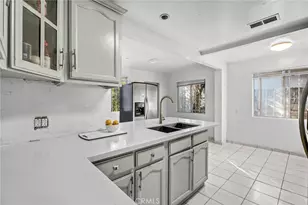 1200 W 39th Pl, Los Angeles, CA 90037 - Photo 12