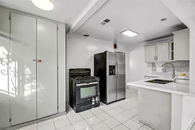 1200 W 39th Place, Los Angeles, CA 90037 - Photo 10