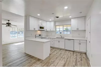 10532 Eton, Chatsworth, CA 91311 - Photo 8