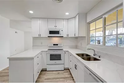 10532 Eton, Chatsworth, CA 91311 - Photo 10