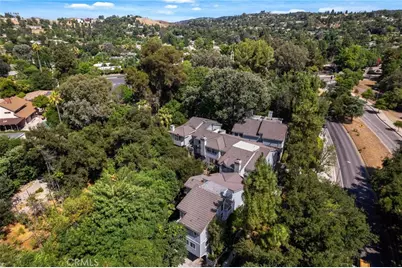 23163 Mulholland Drive Unit 6, Woodland Hills, CA 91364 - Photo 32