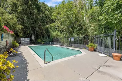 23163 Mulholland Drive Unit 6, Woodland Hills, CA 91364 - Photo 28