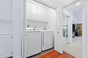 23163 Mulholland Dr, Woodland Hills, CA 91364 - Photo 16