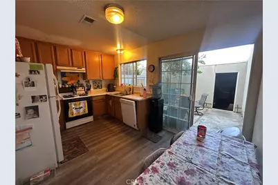 6561 Vanalden Ave #5, Reseda, CA 91335 - Photo 8