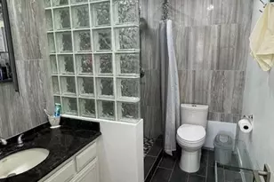 18326 Collins St, Tarzana, CA 91356 - Photo 22