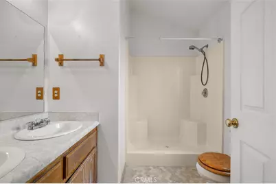 318 Leeta, Bakersfield, CA 93307 - Photo 16