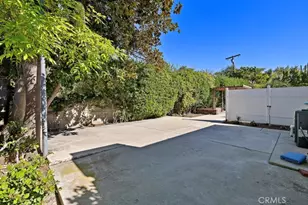 19825 Santa Rita St, Woodland Hills, CA 91364 - Photo 38