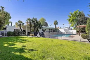 19825 Santa Rita St, Woodland Hills, CA 91364 - Photo 32