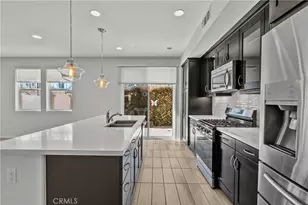 22105 Barrington, Saugus, CA 91350 - Photo 6