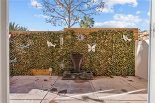 22105 Barrington, Saugus, CA 91350 - Photo 2