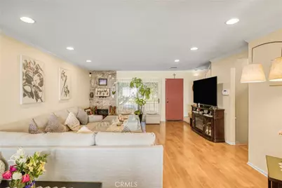 10215 Variel Avenue #7, Chatsworth, CA 91311 - Photo 6