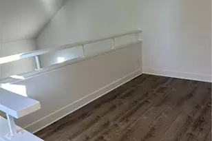 7060 Ave Shoup, Canoga Park, CA 91303 - Photo 16